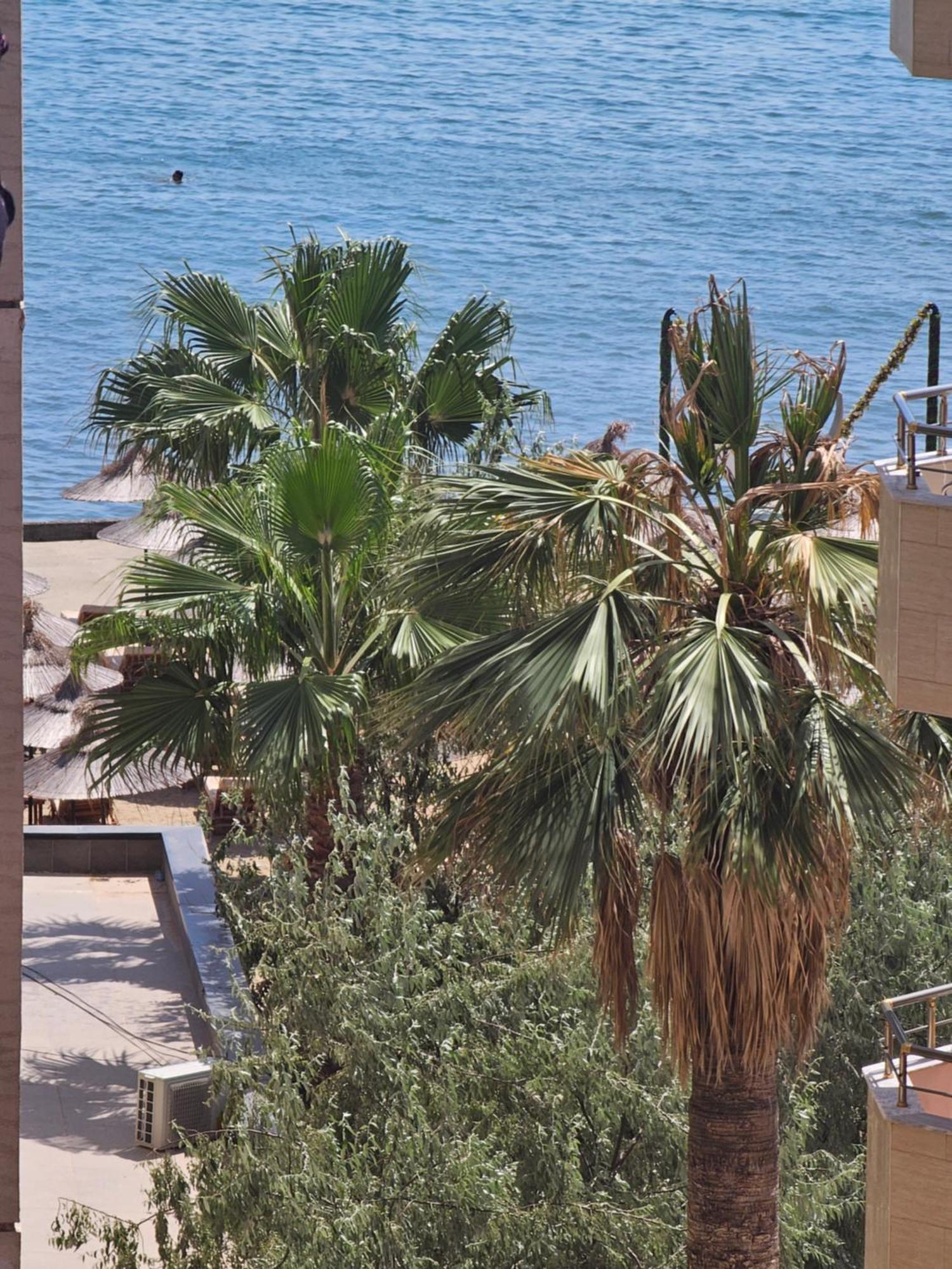 Bral Apartment 5 - Beachfront Durrës Extérieur photo